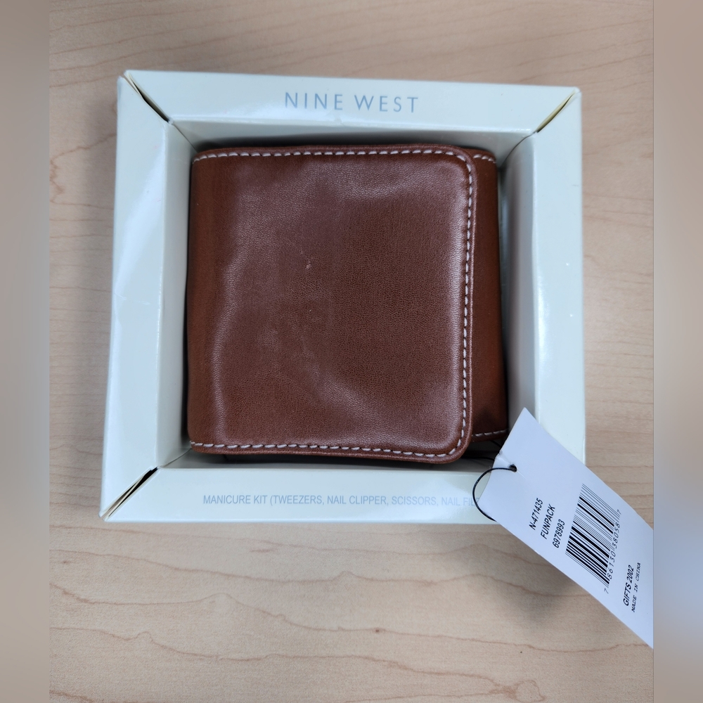 Nine West 2002 New In Box‎ Manicure Set